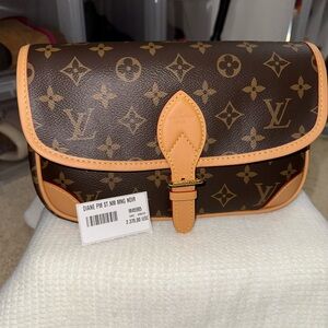 LOUIS VUITTON DIANE. BRAND NEW. NEVER BEEN USED.